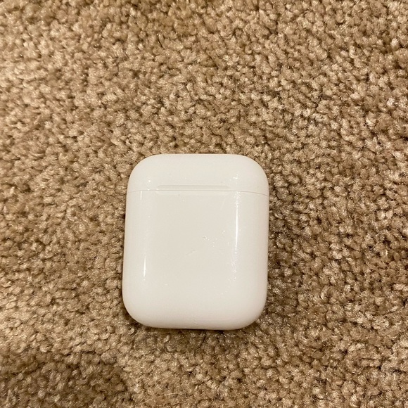 Airpods 1st gen (case not included) - Picture 1 of 6